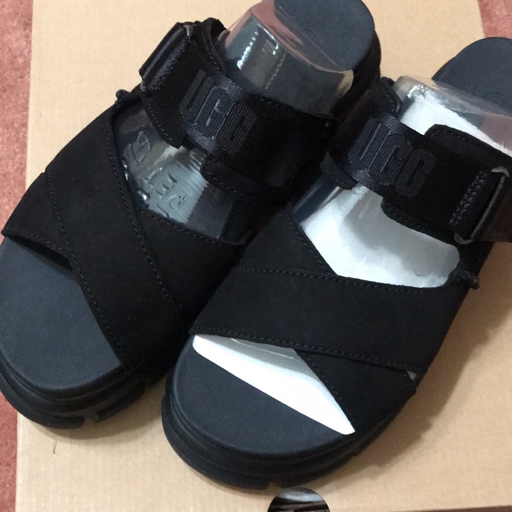 UGG brand new shoes with Velcro black - Picture 5 of 17